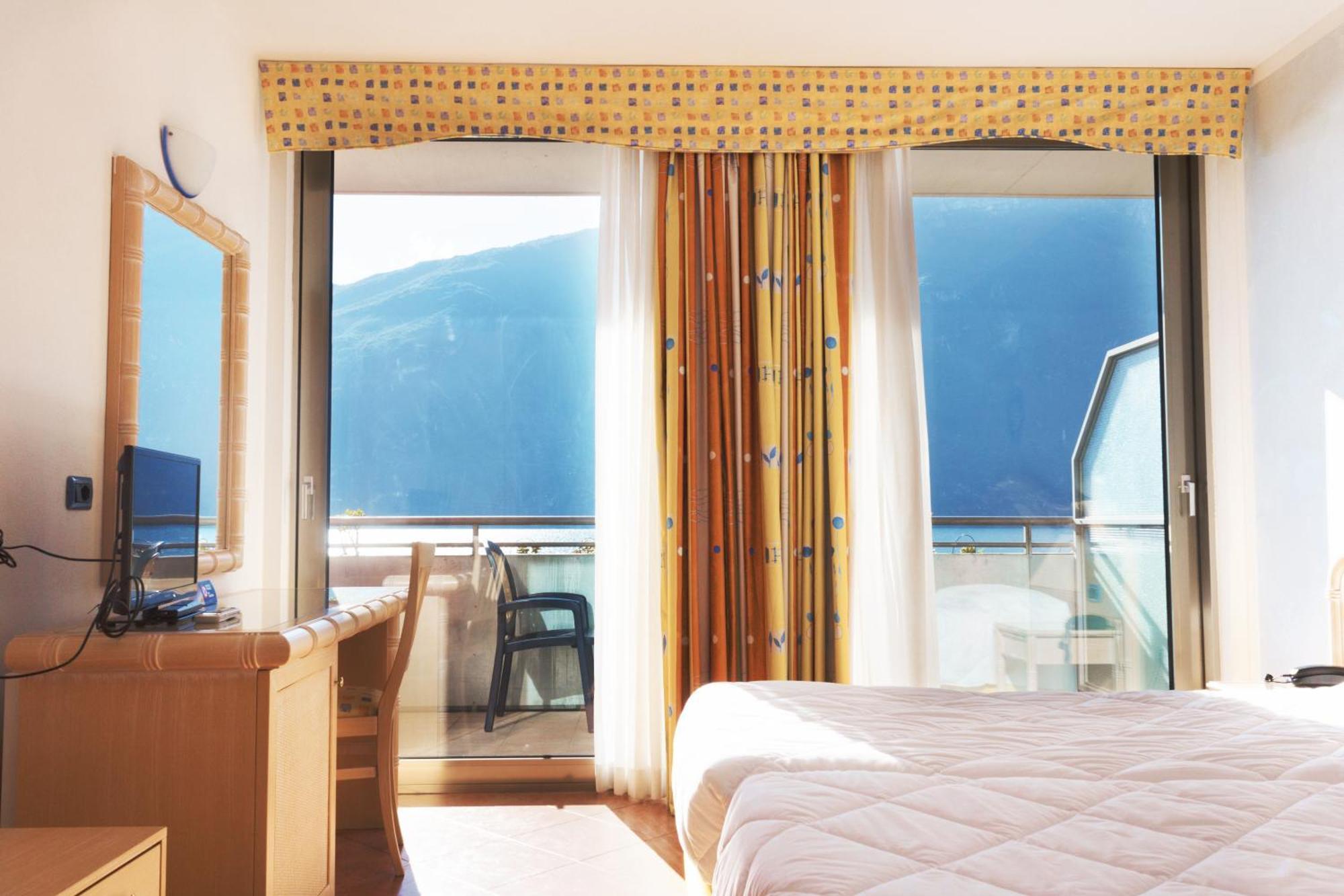 Surf Pier - Montagnoli Group Limone sul Garda