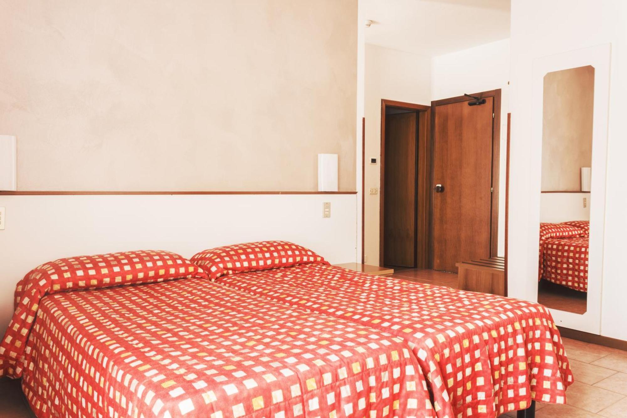 Hotel Surf Pier - Montagnoli Group
