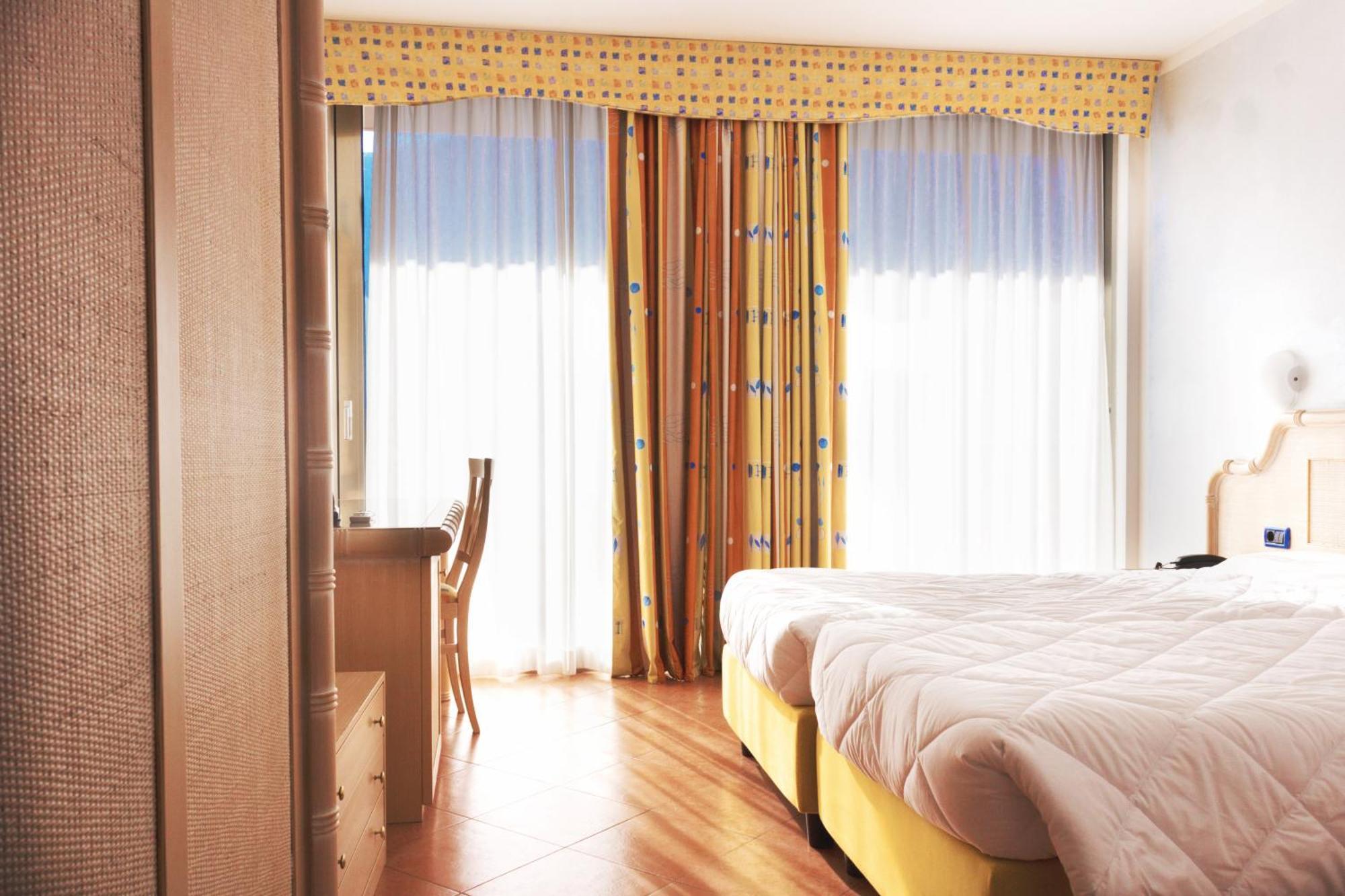 Surf Pier - Montagnoli Group Hotel Limone sul Garda