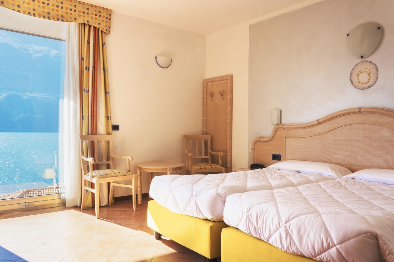 Surf Pier - Montagnoli Group 3*