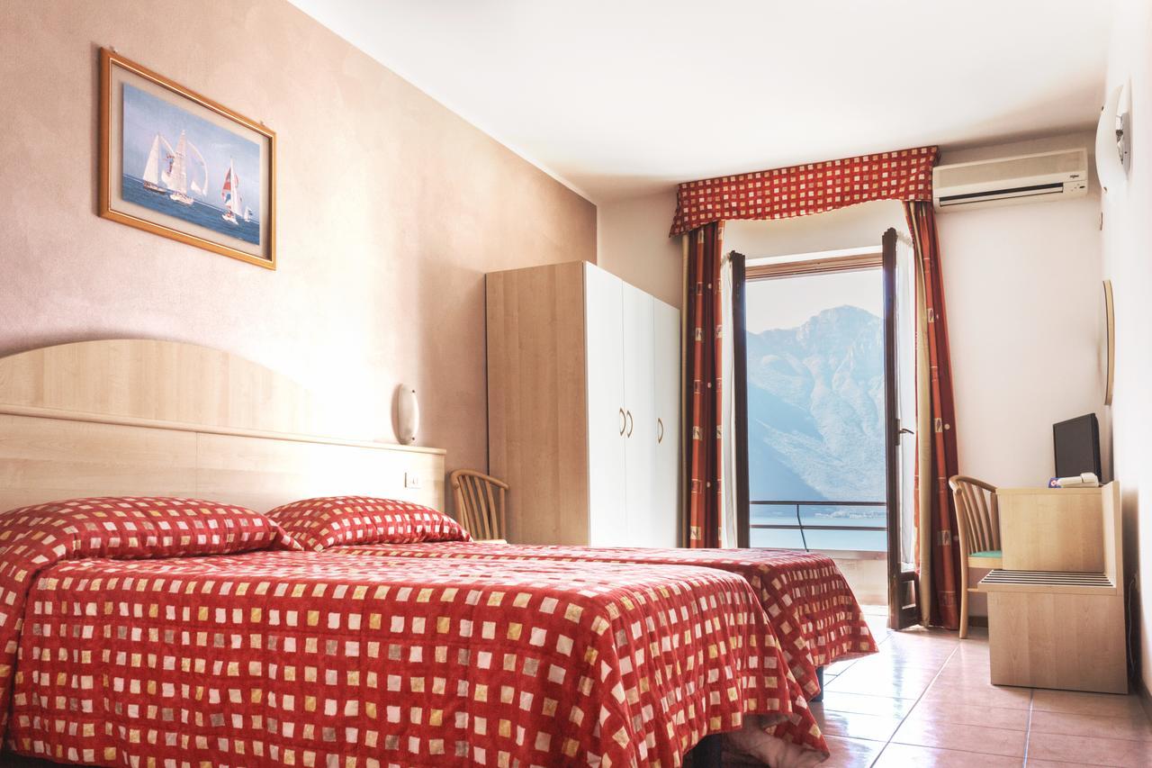 Surf Pier - Montagnoli Group Limone sul Garda